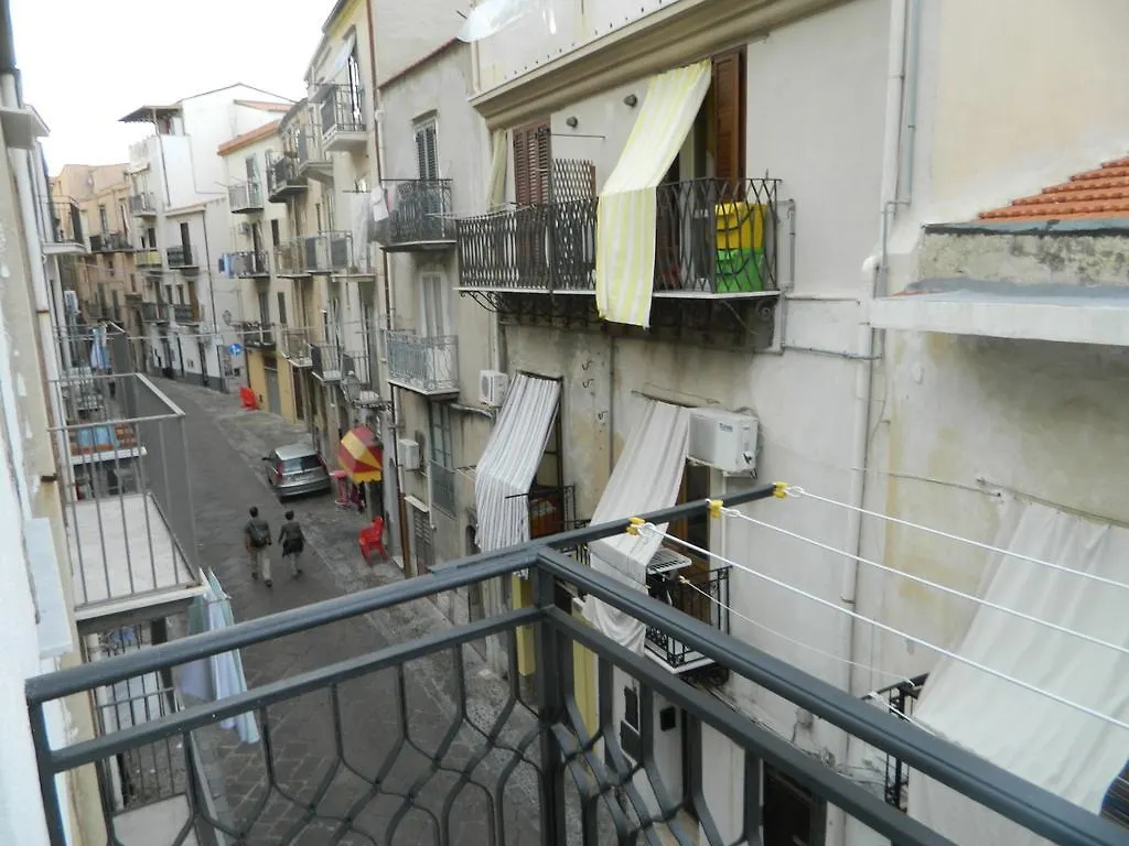 Casa Candeloro Hotel Cefalu 0*,
