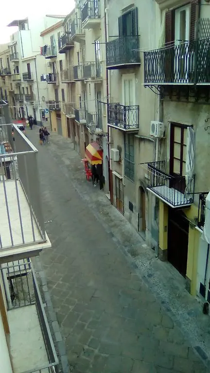 Casa Candeloro Hotel Cefalu 0*,
